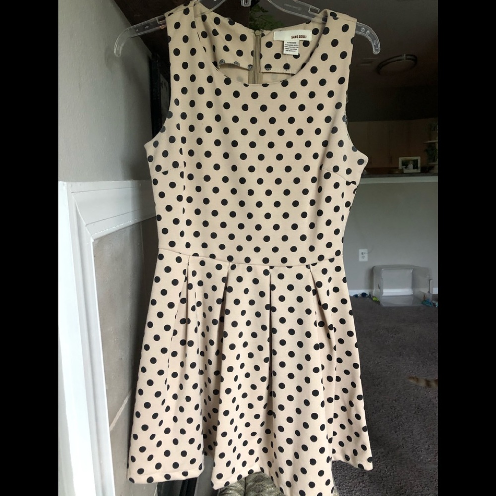 San Souci polka dot dress, size med, never worn!